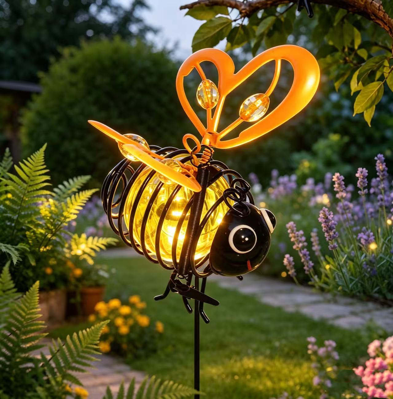 ✨🐝Solar Heart-Winged Bee Light | Weather-Resistant Metal Garden Ornament with Warm Glow
