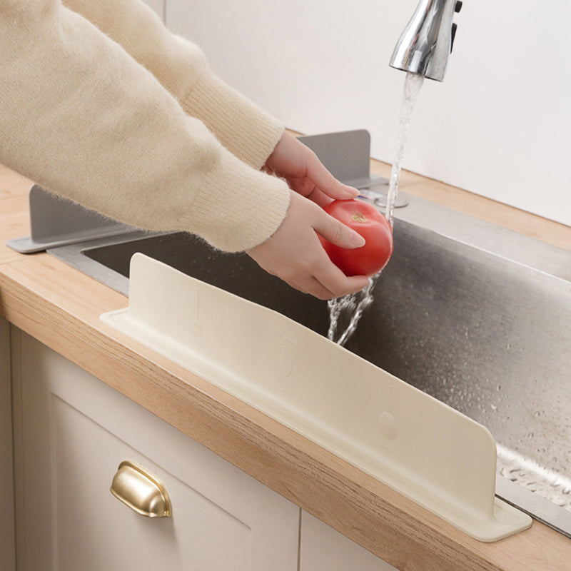 đ„Half-price offerđ„Silicone Sink Water Splash Guard for Kitchen