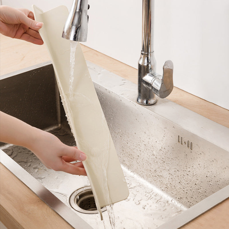 đ„Half-price offerđ„Silicone Sink Water Splash Guard for Kitchen
