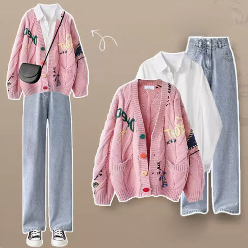 💥Limit Time 49% OFF✨Women's V-Neck Embroidered Sweater with Buttons