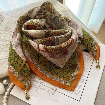 🍂Women's Elegant Scarf with Magnetic Pendant Closure