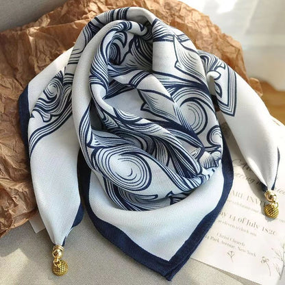 🍂Women's Elegant Scarf with Magnetic Pendant Closure