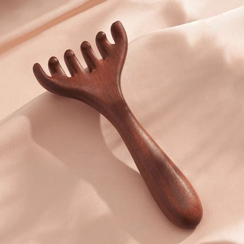 🎁 Six-claw Meridian Massage Comb (100% off)