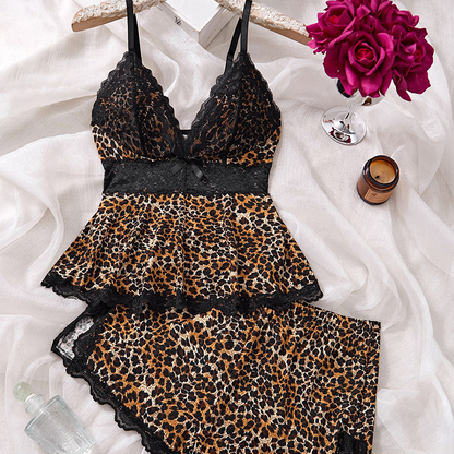 💖Lace Trimmed V-Neck Camisole & Shorts Sleepwear Set✨