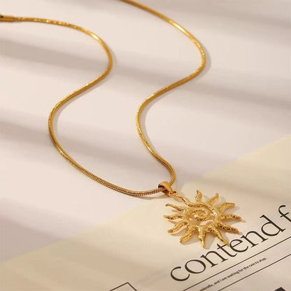 🔆Elegant Stylish Openwork Sun Necklace💕
