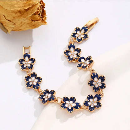 ✨Women's Vintage Elegance Floral Bracelet🏵️