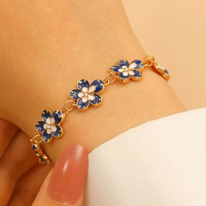 ✨Women's Vintage Elegance Floral Bracelet🏵️