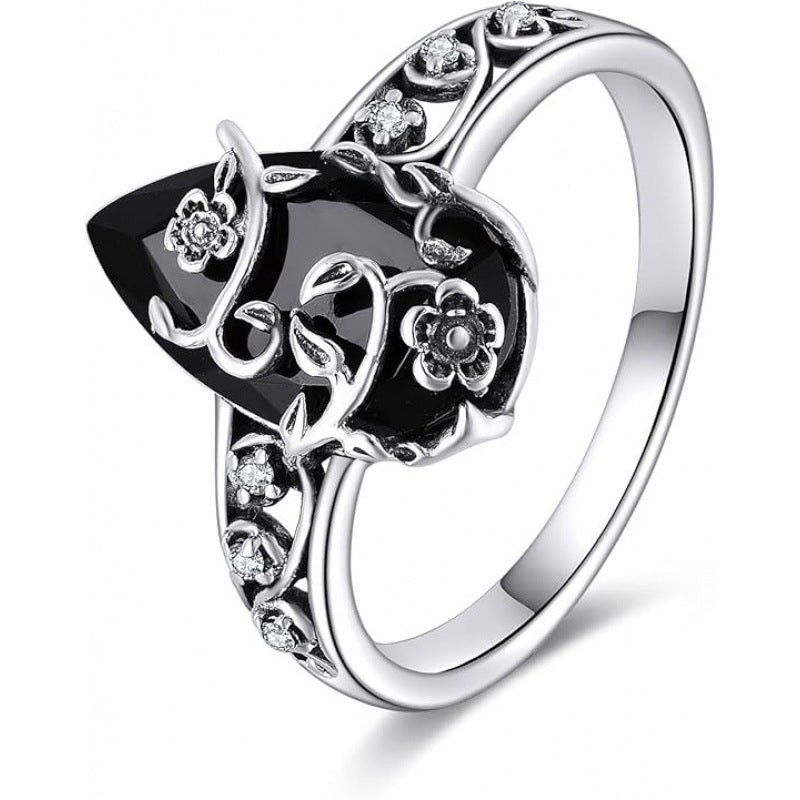 💍 Vintage Floral Black Gemstone Ring – Timeless Boho Elegance