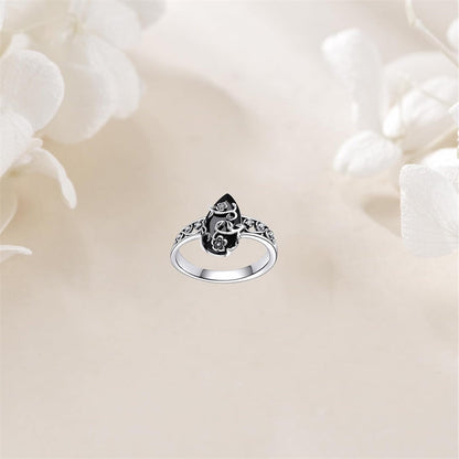 💍 Vintage Floral Black Gemstone Ring – Timeless Boho Elegance