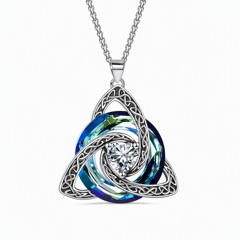 💎 Celtic Heart Necklace – Sparkling Crystal Elegance