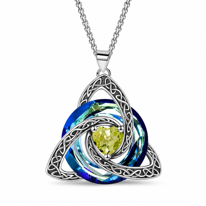 💎 Celtic Heart Necklace – Sparkling Crystal Elegance