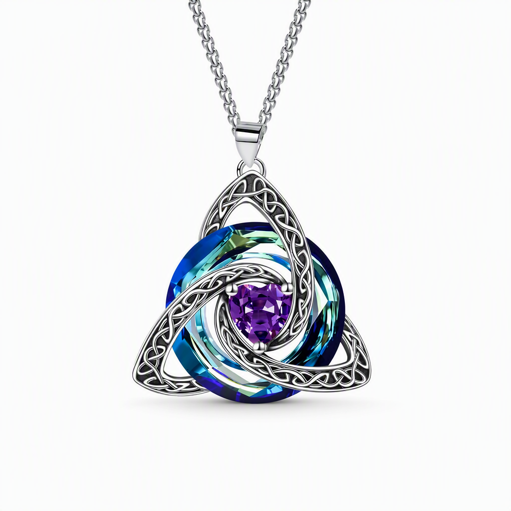 💎 Celtic Heart Necklace – Sparkling Crystal Elegance