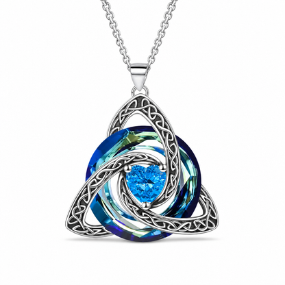 💎 Celtic Heart Necklace – Sparkling Crystal Elegance