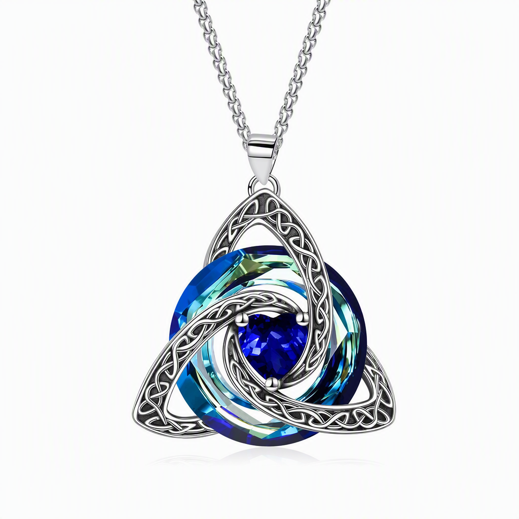 💎 Celtic Heart Necklace – Sparkling Crystal Elegance